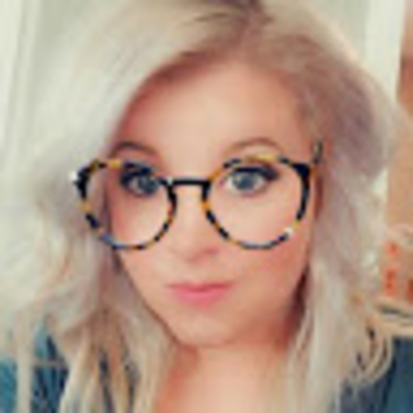 Meet your Posher, Mandy - Picture 1 of 1